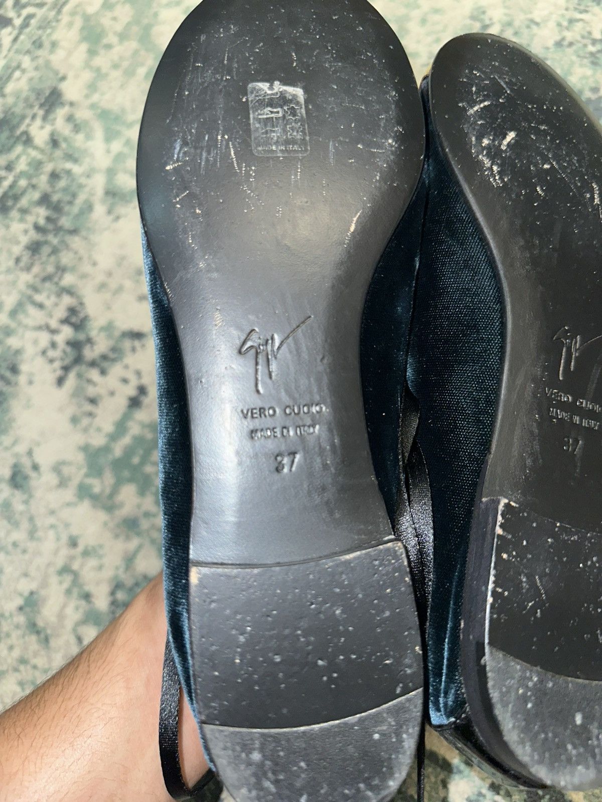 Giuseppe Zanotti Giuseppe Zanotti Black Velvet Metal Cap Toe Oxfords Size 37 Size US 7 / IT 37 - 11 Thumbnail