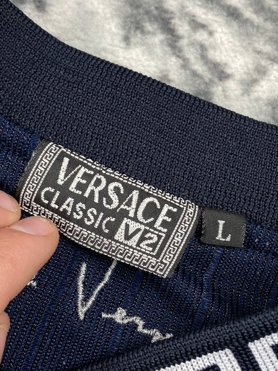 Versace Versace Classic V2 V Neck T Shirt Men Size L Blue Size US L / EU 52-54 / 3 - 16 Thumbnail
