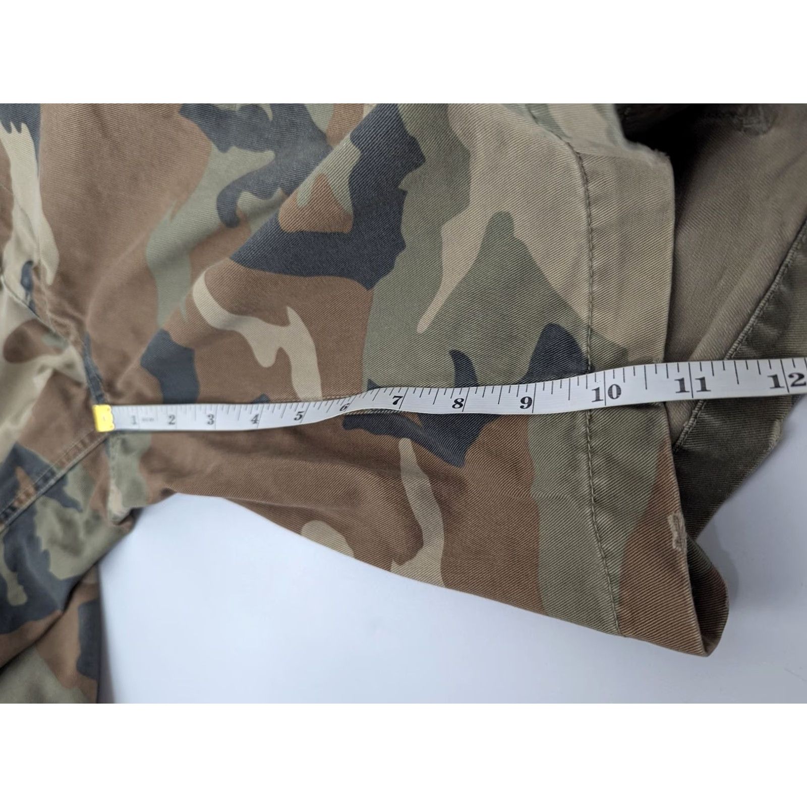 American Eagle Outfitters VINTAGE American Eagle Cargo Shorts Mens 29 Camo Military Drawstring Y2K Distressed Camouflage Pocketed 90s Army Grunge Preppy Casual Mens Size US 29 - 5 Thumbnail