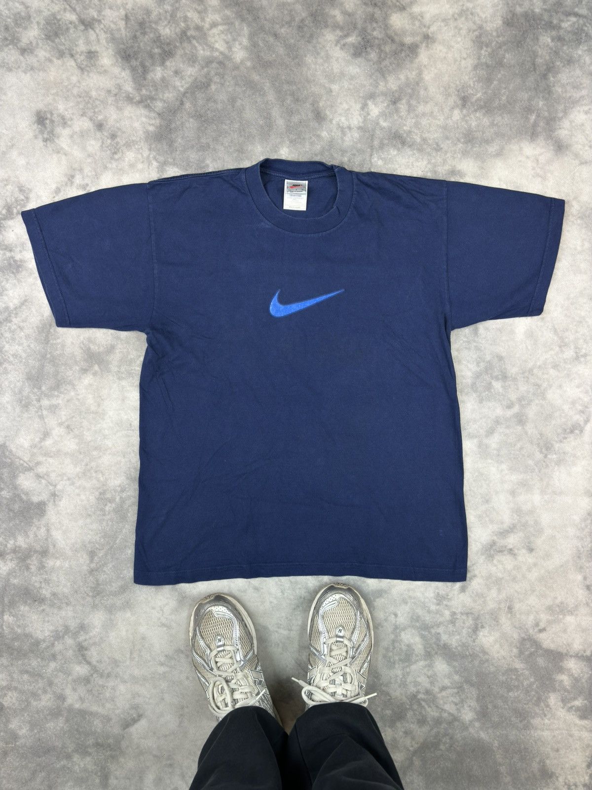 Nike × Vintage Vintage Y2K Nike Spellout Big Logo Faded T-Shirt Size US L / EU 52-54 / 3 - 3 Thumbnail