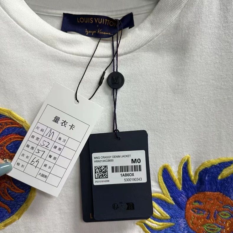 Louis Vuitton Louis Vuitton White Co-branded Cartoon Face Embroidered Cr Size US M / EU 48-50 / 2 - 5 Thumbnail