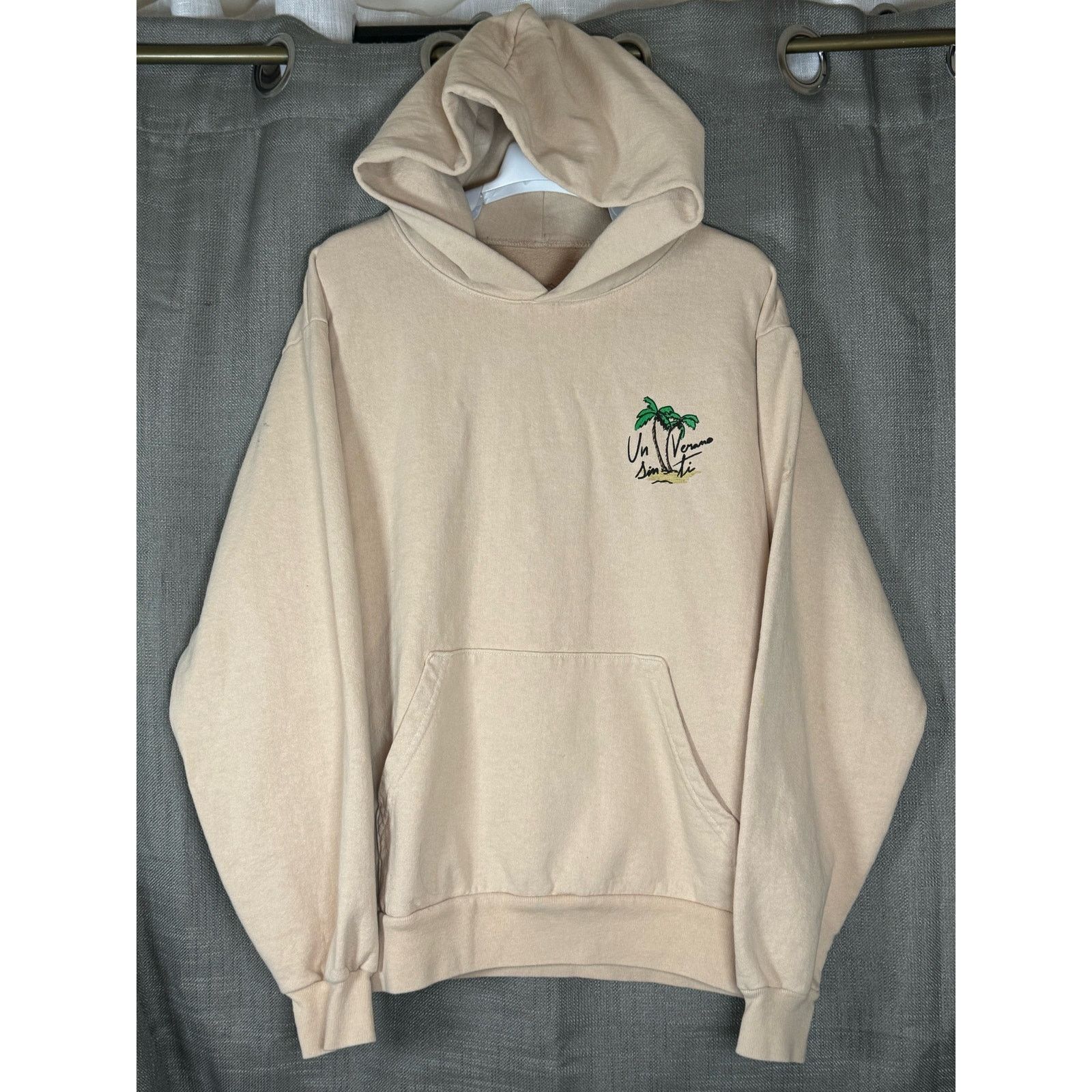 Other Bad Bunny Un Verano Sin Ti Worlds Hottest Tour Island Hoodie Size US S / EU 44-46 / 1 - 1 Thumbnail