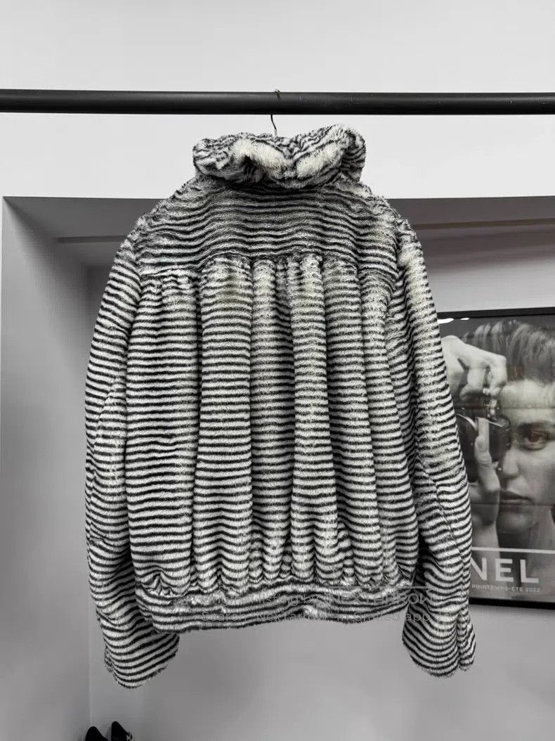 Chanel Chanel Equestrian series striped eco-friendly fur coat Size XS / US 0-2 / IT 36-38 - 3 Thumbnail