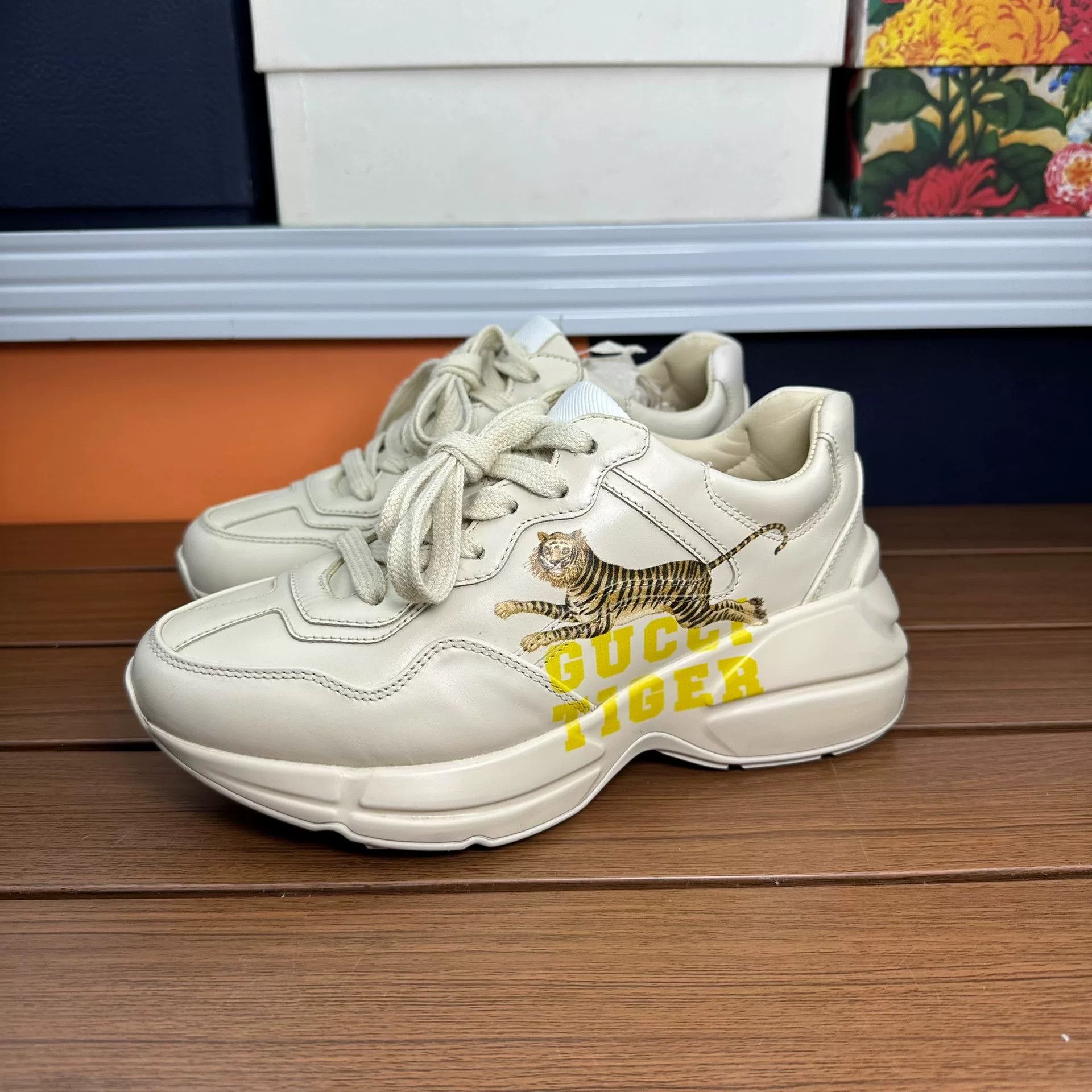 Gucci Gucci Tiger Lowtop Sneakers it_34-5 Women Size US 4.5 / IT 34.5 - 1 Thumbnail