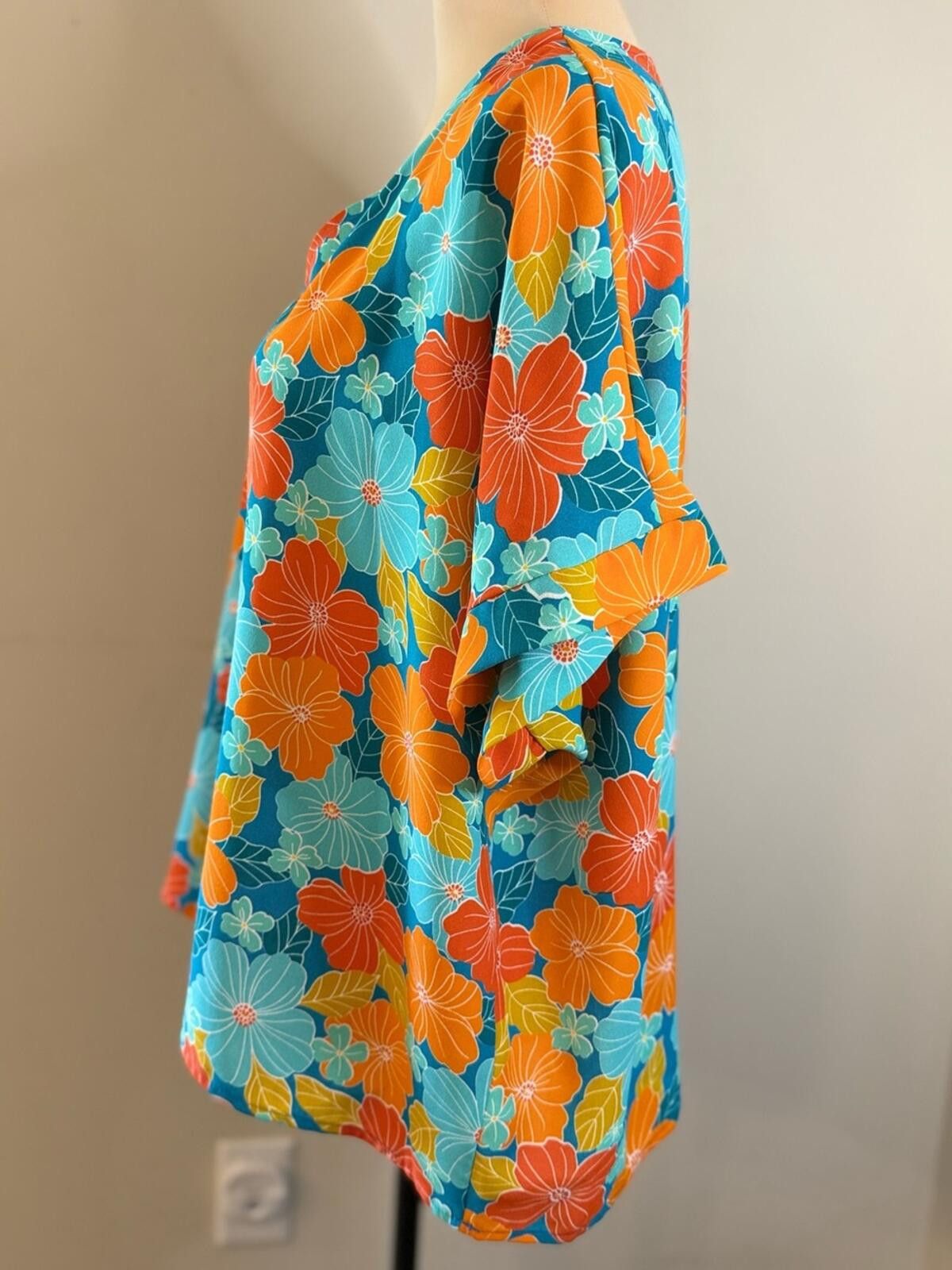 Other Haptics Hawaiian floral top V neck teal blue & orange SZ M Size M / US 6-8 / IT 42-44 - 3 Thumbnail