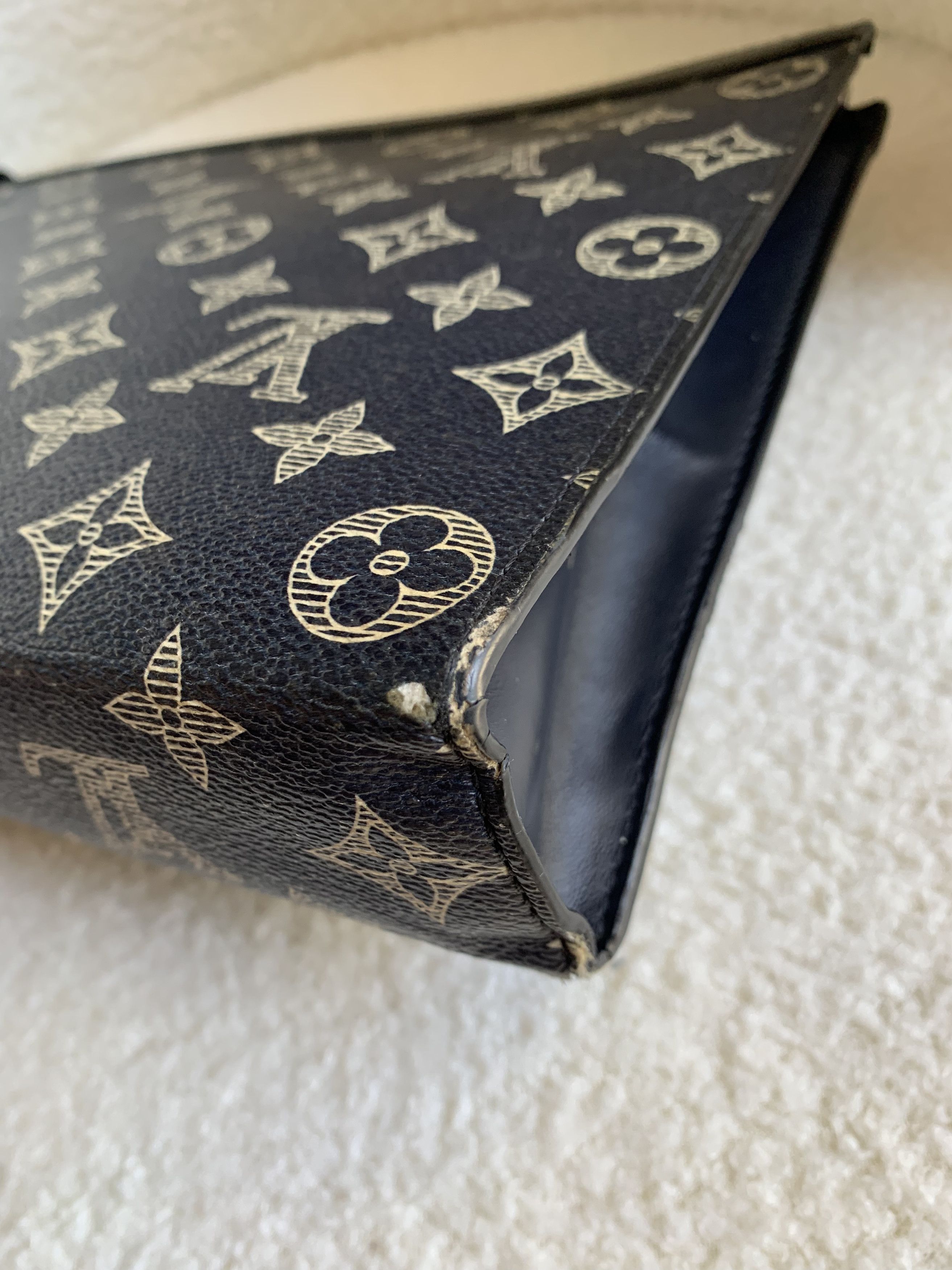 Louis Vuitton Louis Vuitton Limited Edition Chapman Pochette Voyage Size ONE SIZE - 13 Thumbnail