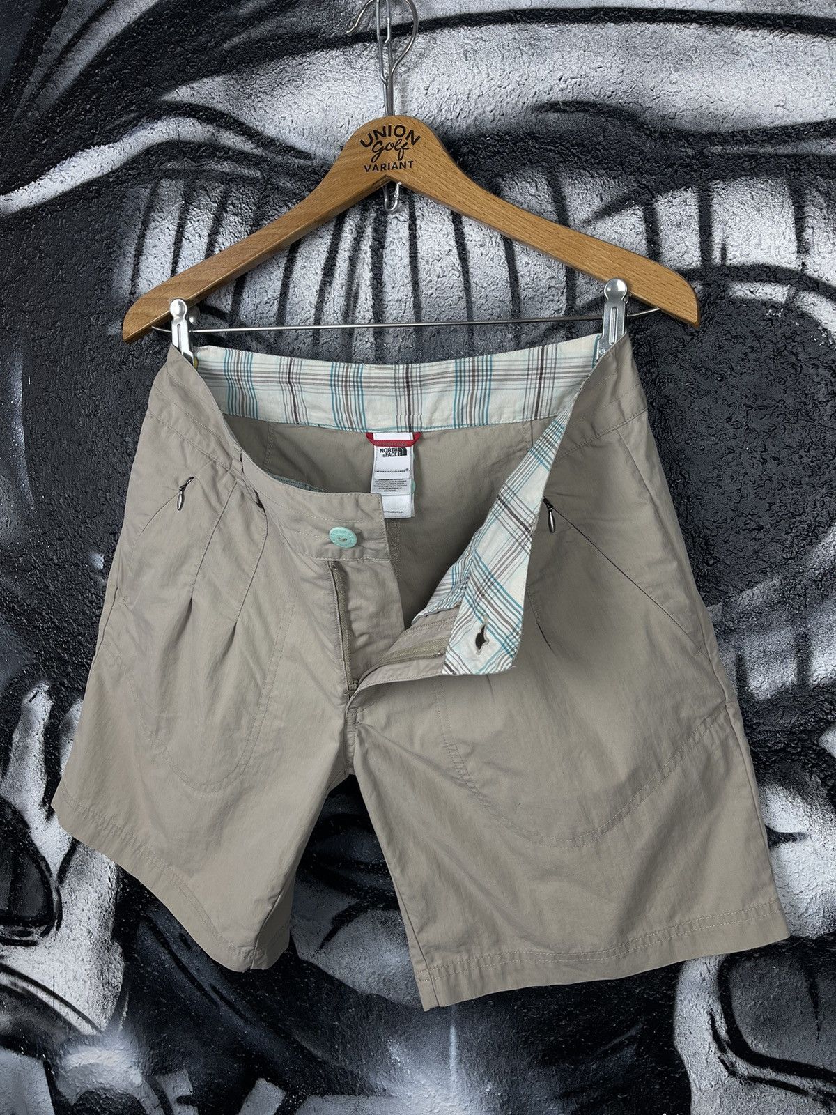 The North Face The North Face Casual Beige Women’s Shorts Size 10 Size 32" / US 10 / IT 46 - 8 Thumbnail