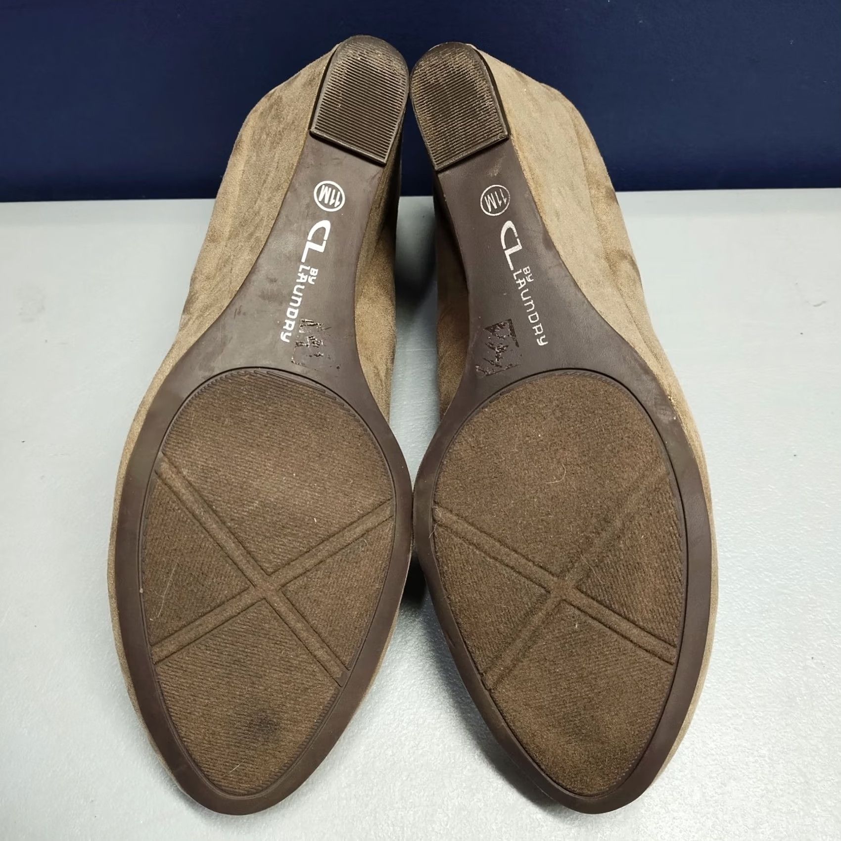 Vintage CL by Laundry Nima Wedge Pumps Womens Size 11 Brown Suede Almond Toe Slip On Shoes Size US 11 / IT 41 - 7 Thumbnail