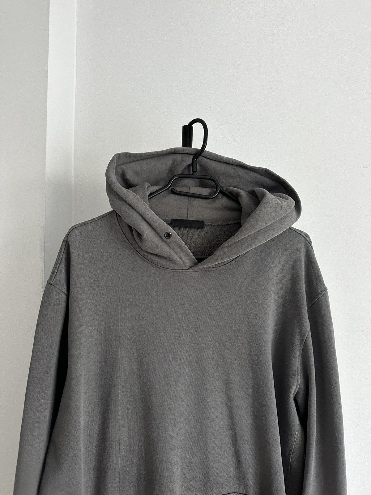 Prada Prada red tab Linea rossa faded grey hoodie Size US XL / EU 56 / 4 - 2 Thumbnail
