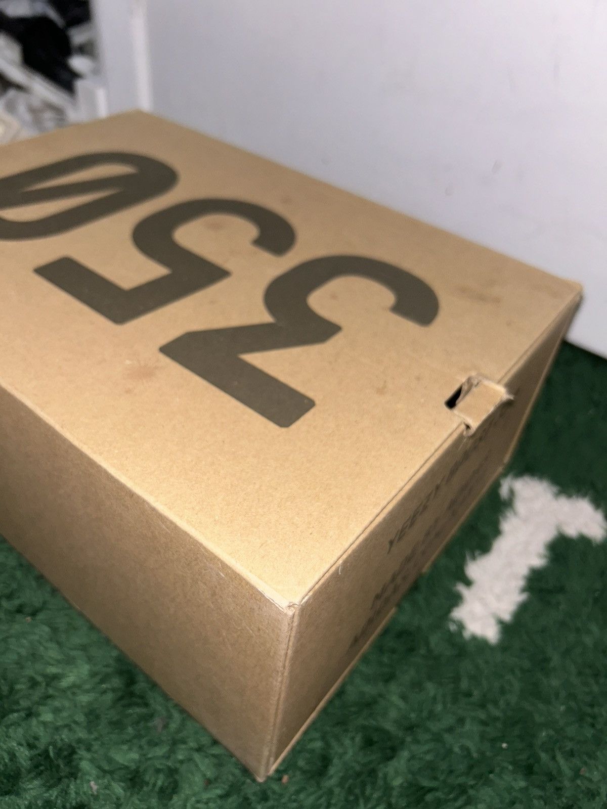 Adidas Size 10.5 - adidas Yeezy Boost 350 V2 Clay preowned With Box Size US 10.5 / EU 43-44 - 8 Thumbnail
