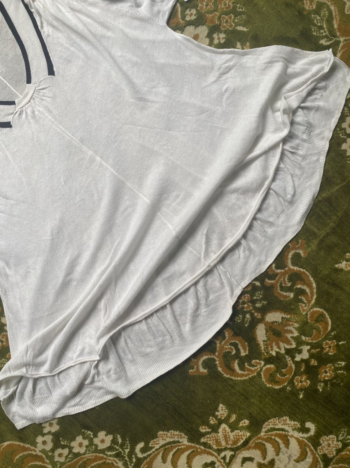 Frapbois 2000s – Frapbois White V Neck Blouse Size ONE SIZE - 4 Thumbnail