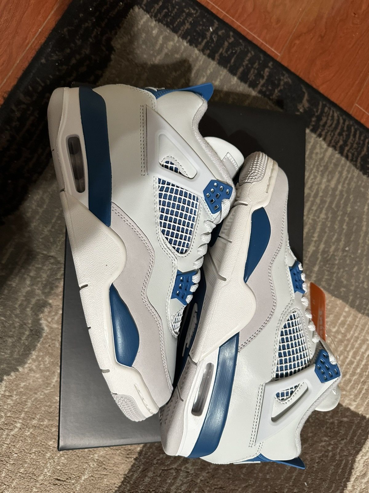 Jordan Brand AJ Retro 4 Military Blue Size US 7.5 / EU 40-41 - 2 Thumbnail