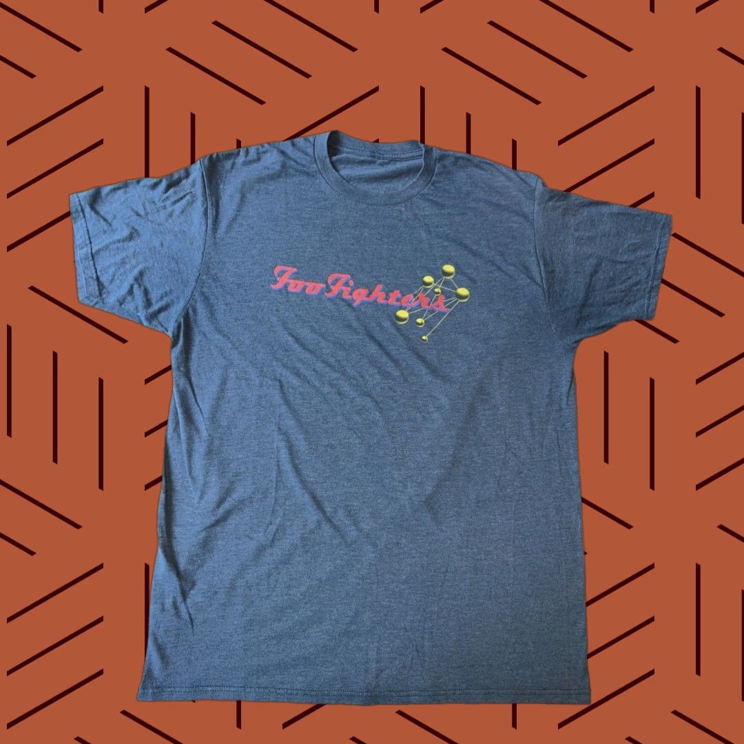 Vintage VINTAGE Foo Fighters The Colour And The Shape Shirt XL Gray 90s Band Graphic Print Unisex Adults Regular Short Sleeve Mus… Size US XL / EU 56 / 4 - 1 Thumbnail