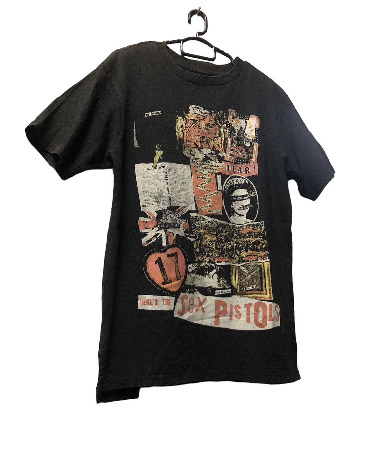 Band Tees Sex Pistols x Uniqlo Full Print Size US S / EU 44-46 / 1 - 16 Thumbnail