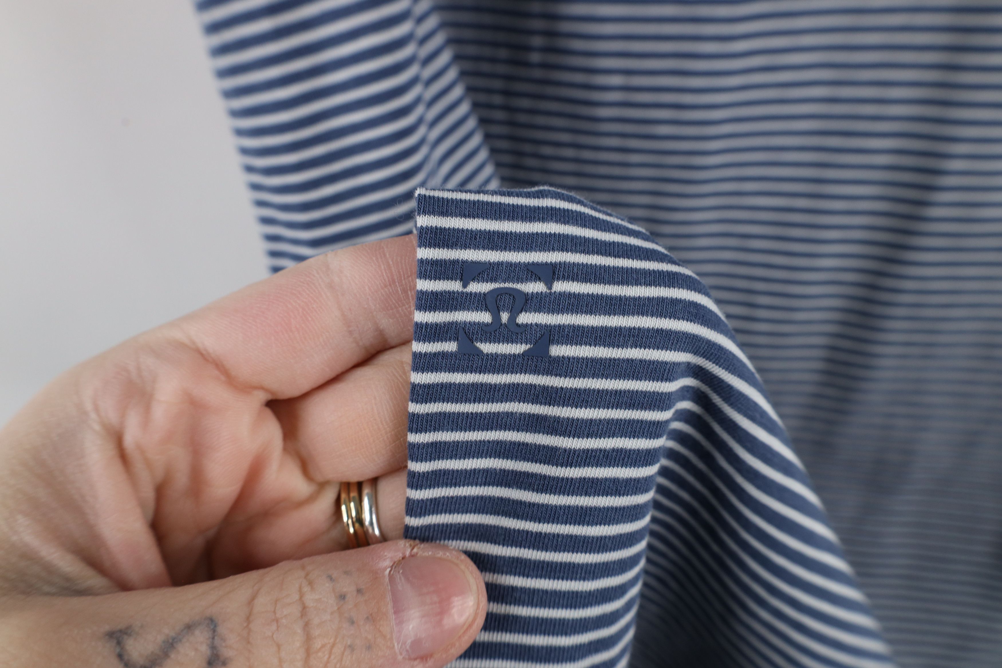 Lululemon × Vintage Lululemon 5 Year Basic Short Sleeve T-Shirt Blue White Size US XL / EU 56 / 4 - 6 Thumbnail