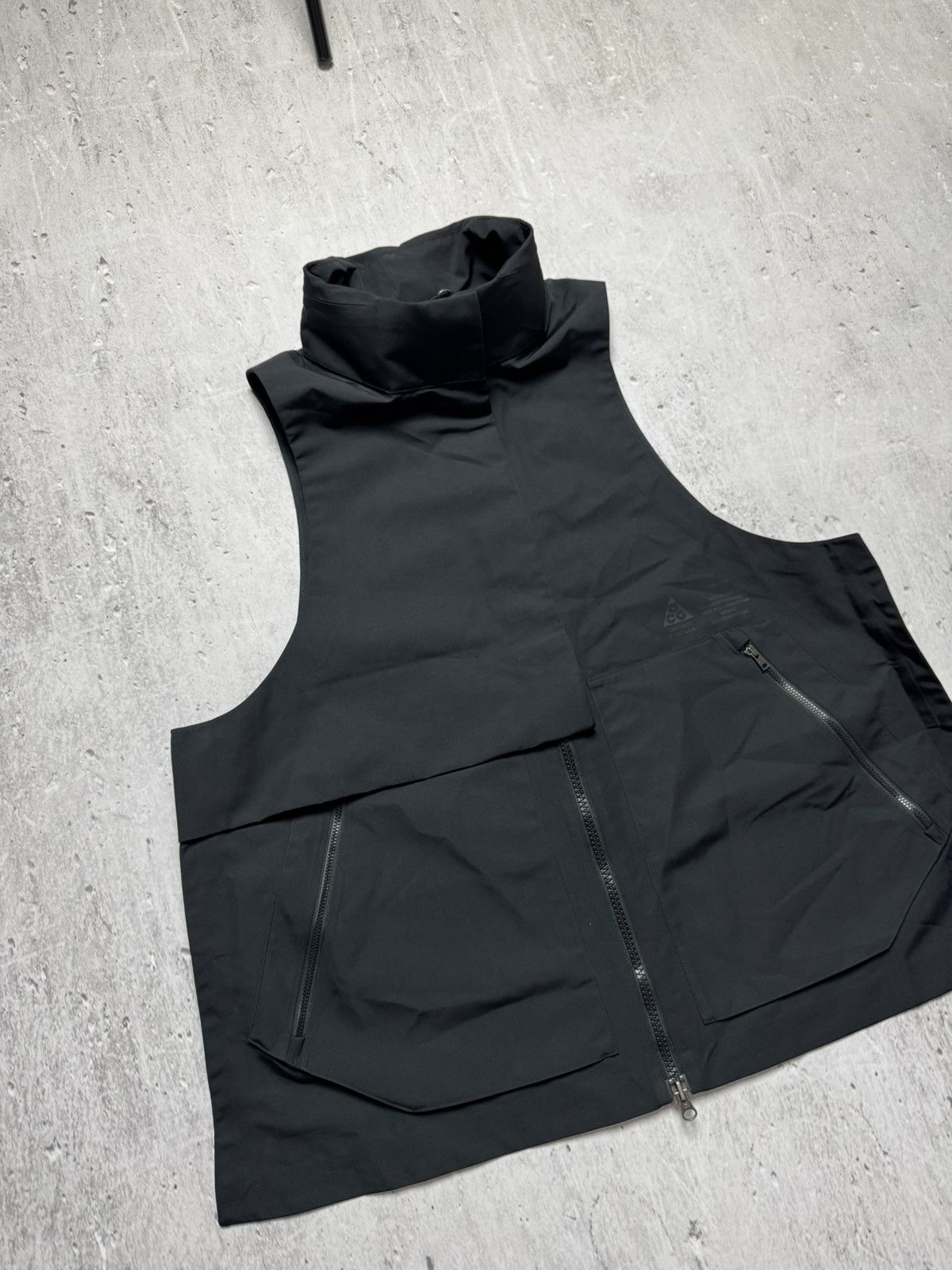 Nike ACG Nike ACG Tech Outdoor Gorcore Unisex Vest Size US M / EU 48-50 / 2 - 3 Thumbnail