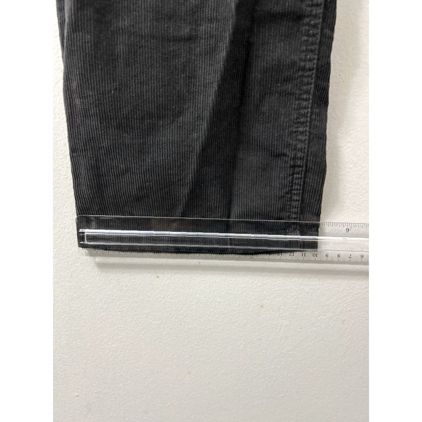 Eddie Bauer Eddie Bauer Corduroy Pants Mens Size 32x32 Straight Fit Khakis Gray Size US 32 / EU 48 - 5 Thumbnail