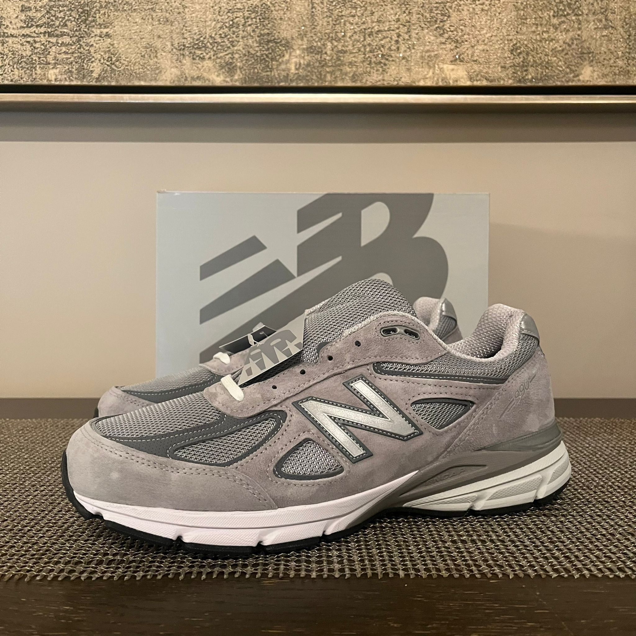 New Balance 990v4 in Grey Size US 12 / EU 45 - 3 Thumbnail