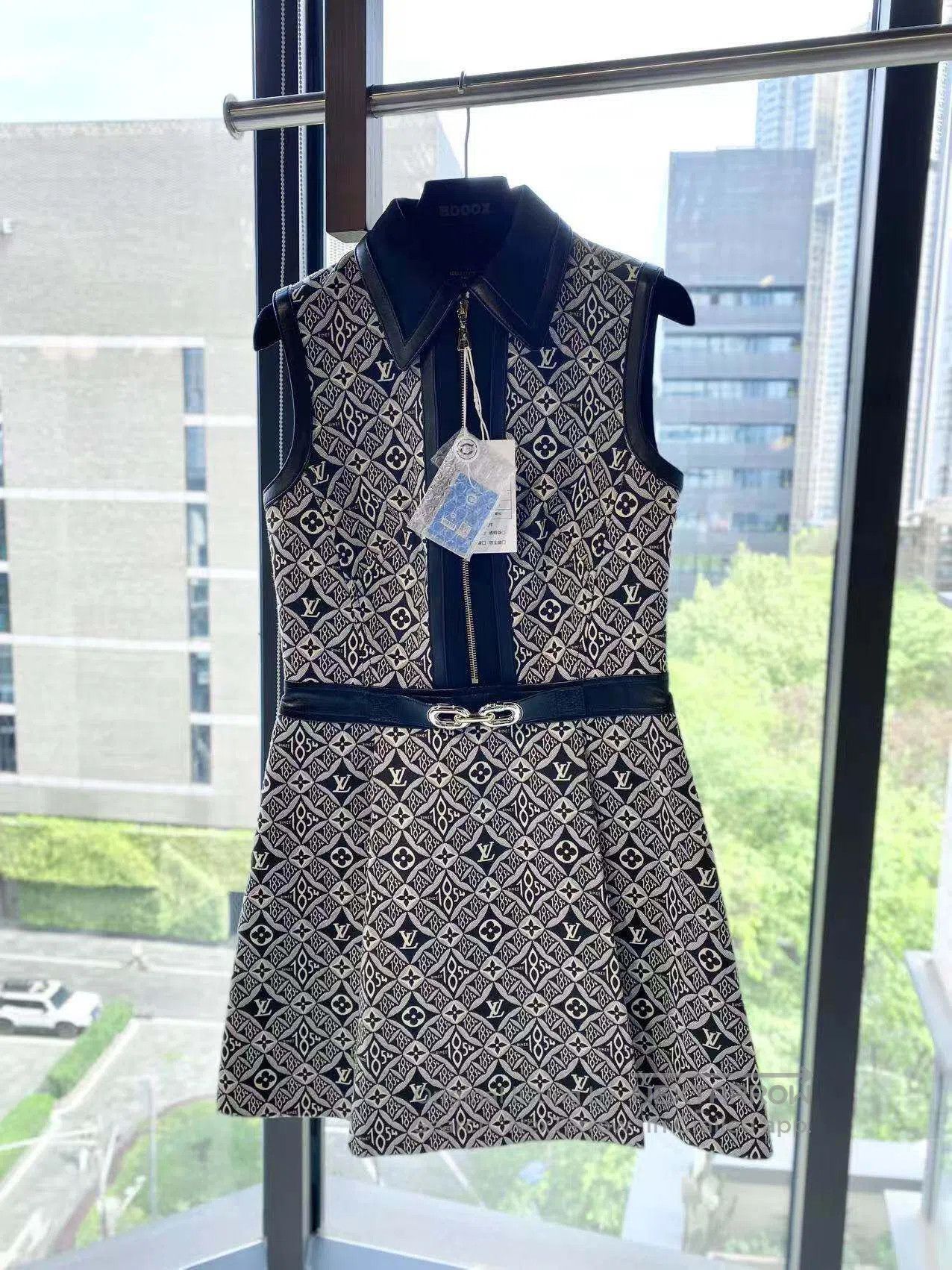 Louis Vuitton Louis Vuitton The old flower is full of printed dresses| Size XXS / US 00 / IT 34 - 2 Thumbnail