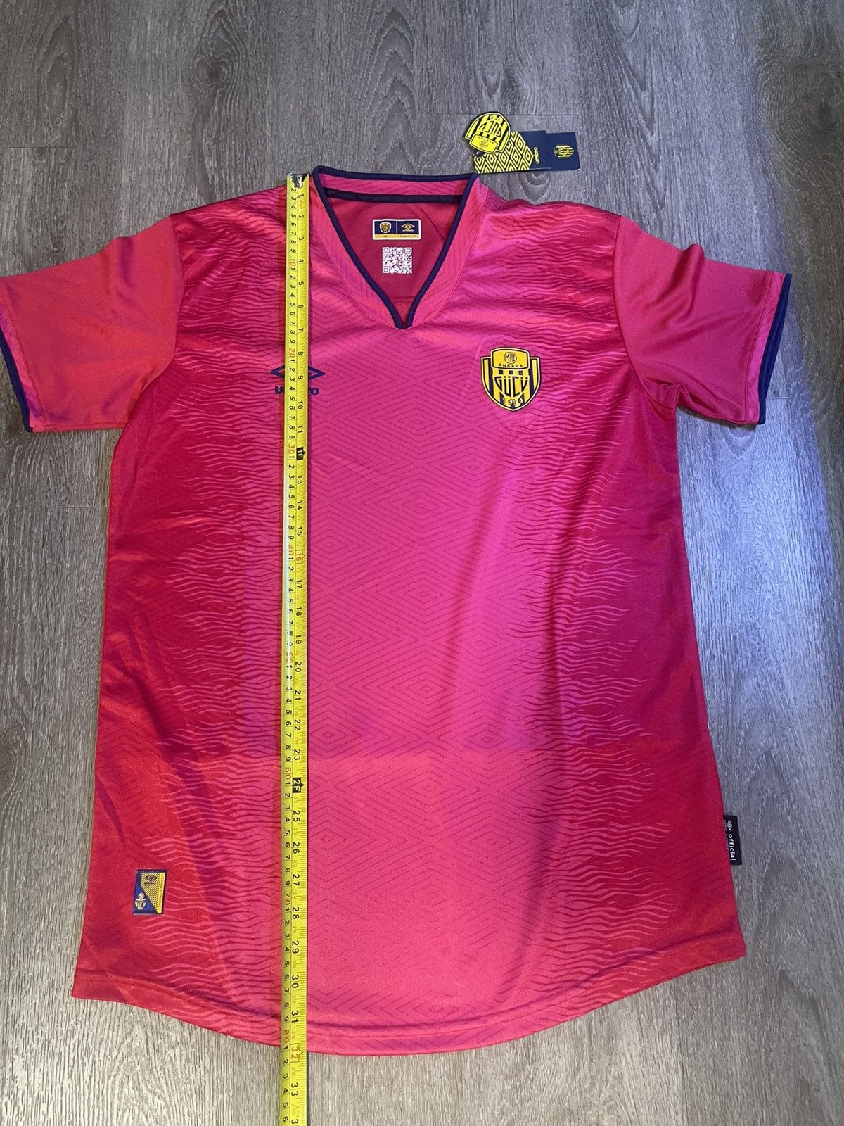 Umbro MKE Ankaragücü 23/24 Season Soccer Football Jersey Kit Size US XL / EU 56 / 4 - 5 Thumbnail