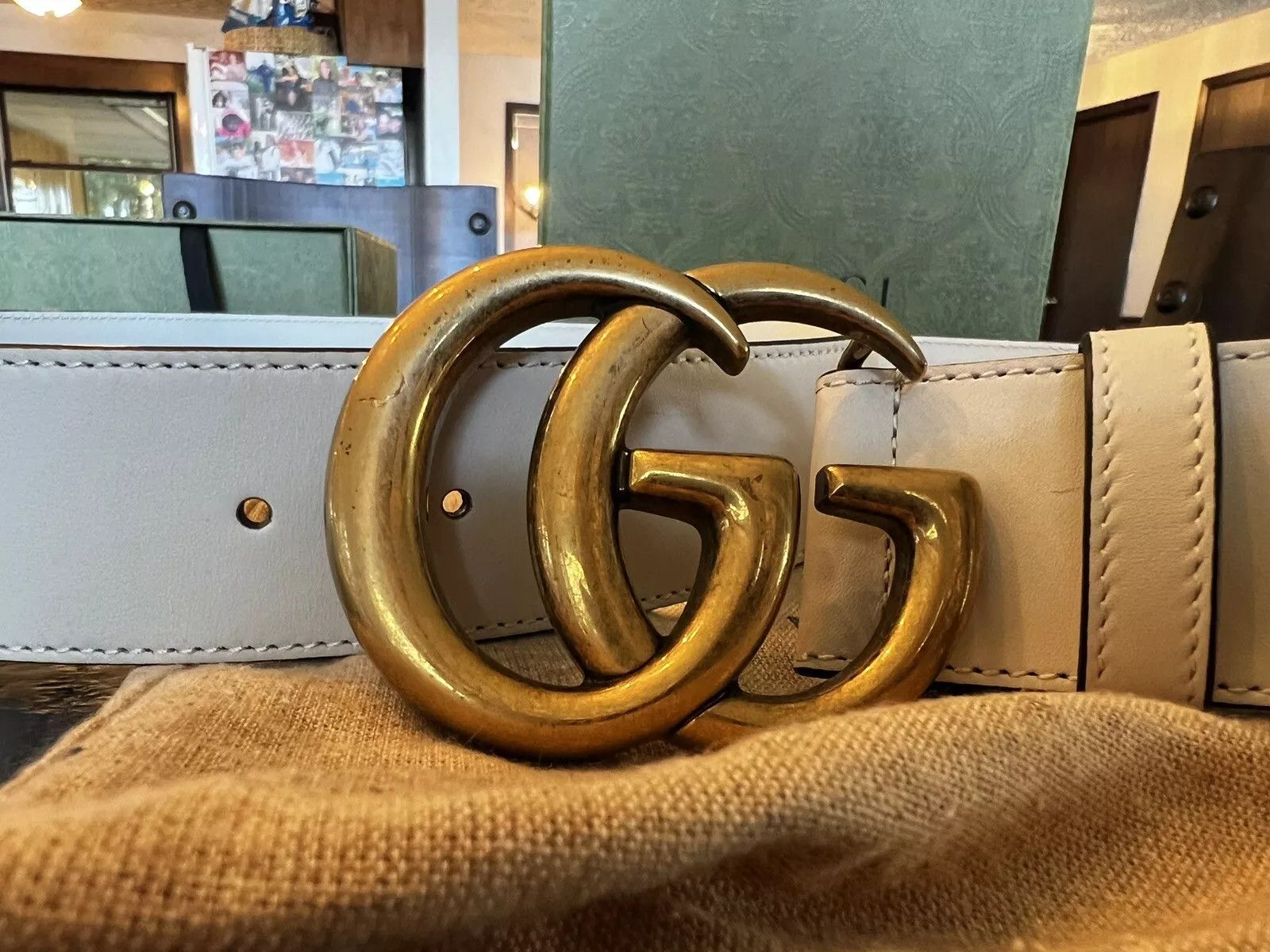 Gucci Authentic Gucci Marmont GG Gold Buckle Logo White Leather Size ONE SIZE - 1 Thumbnail