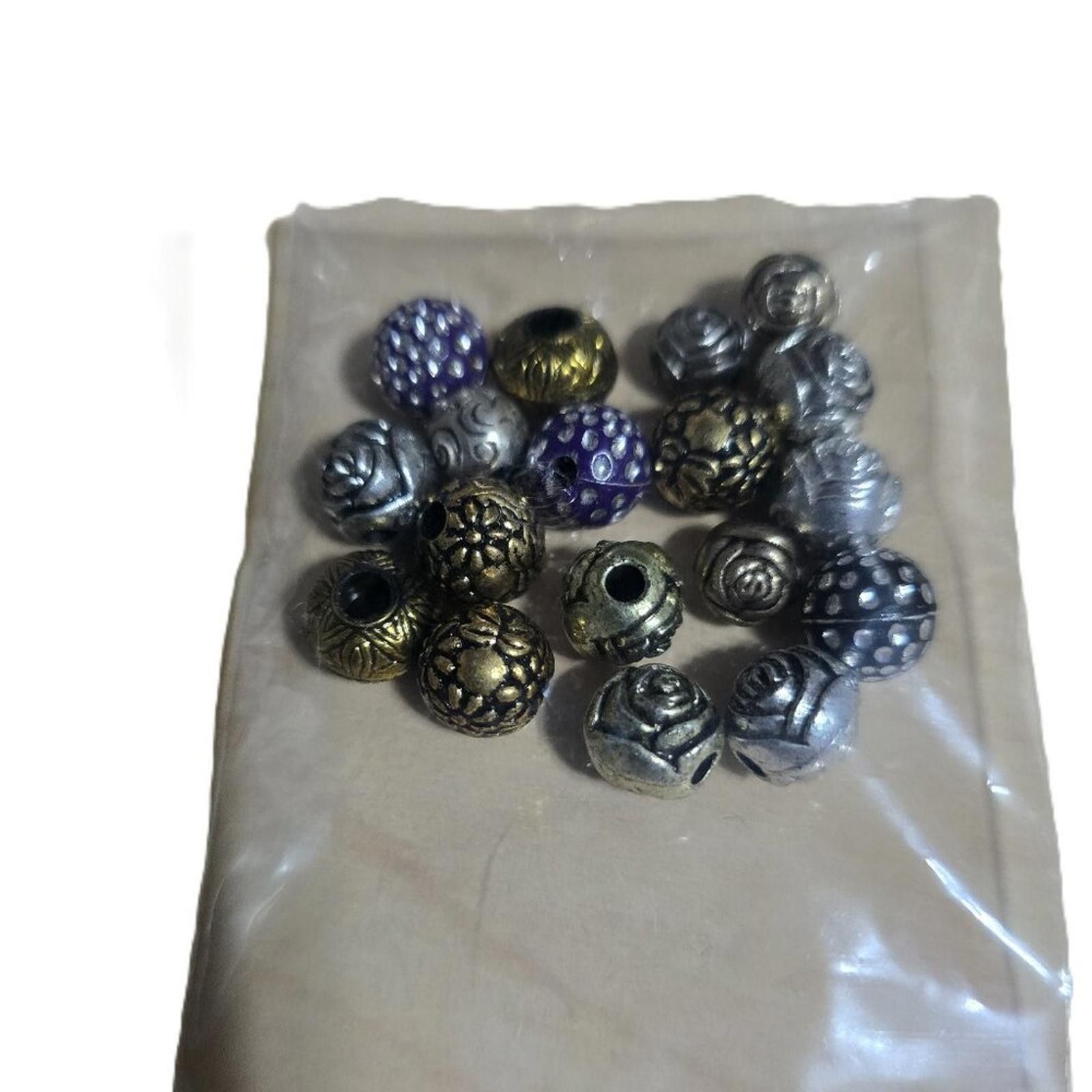 Other Jewelry Making or Craft Beads Metal Alloys Glass or Acrylic Size ONE SIZE - 4 Thumbnail