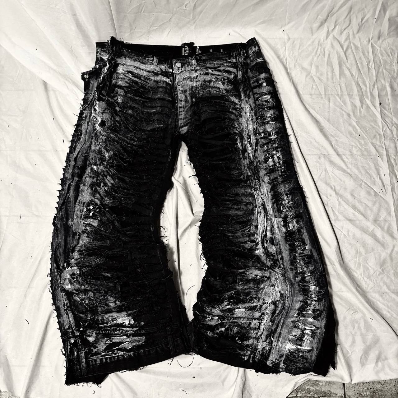 Japanese Brand Handmade Extreme Distressed Wide-Leg Jeans – Avant-Garde Size US 36 / EU 52 - 1 Thumbnail