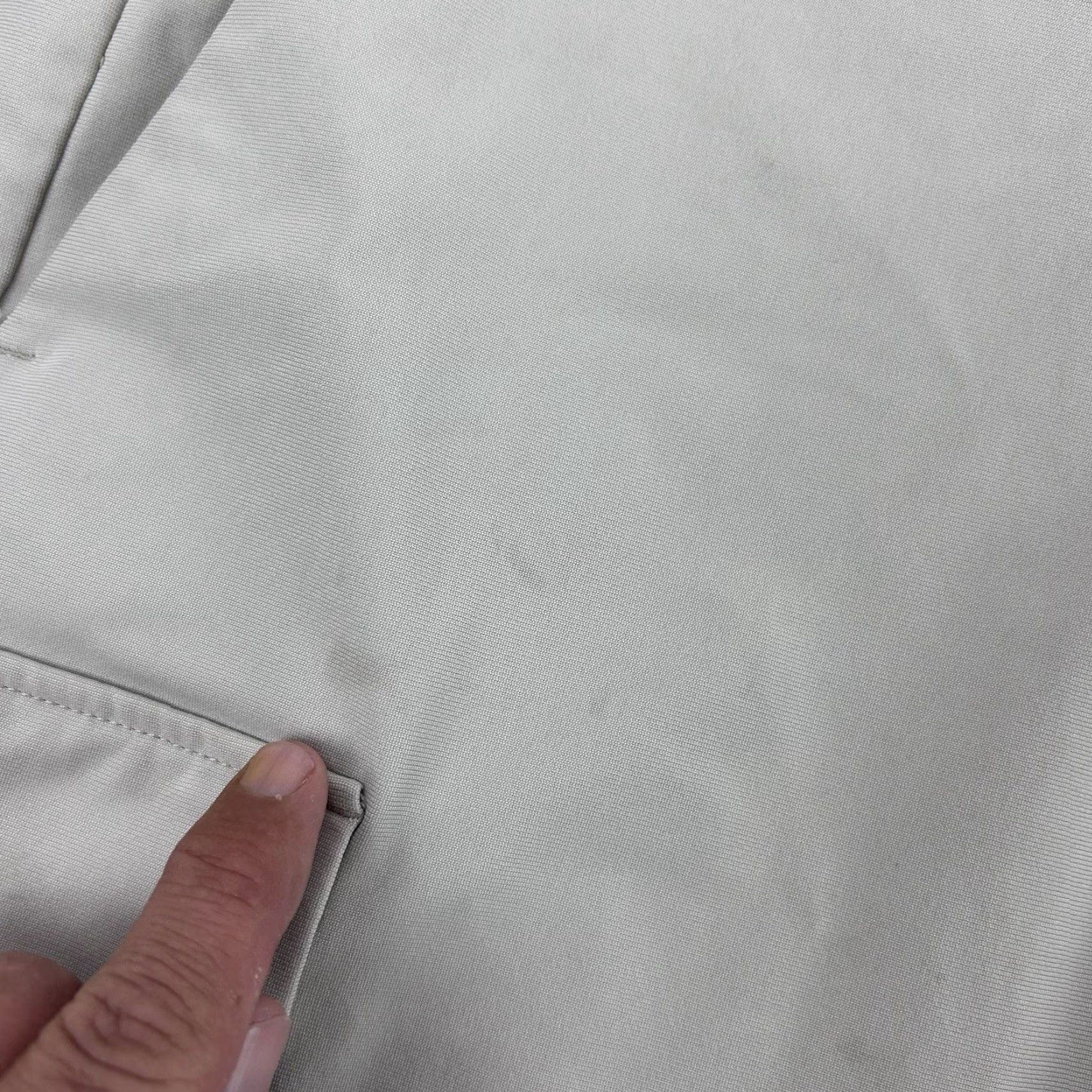 Lululemon Lululemon Cargo Shorts Mens Size 38 Beige 9.5" Inseam Stretch Casual Reflecting Utility Cargo Style Size US 38 / EU 54 - 3 Thumbnail