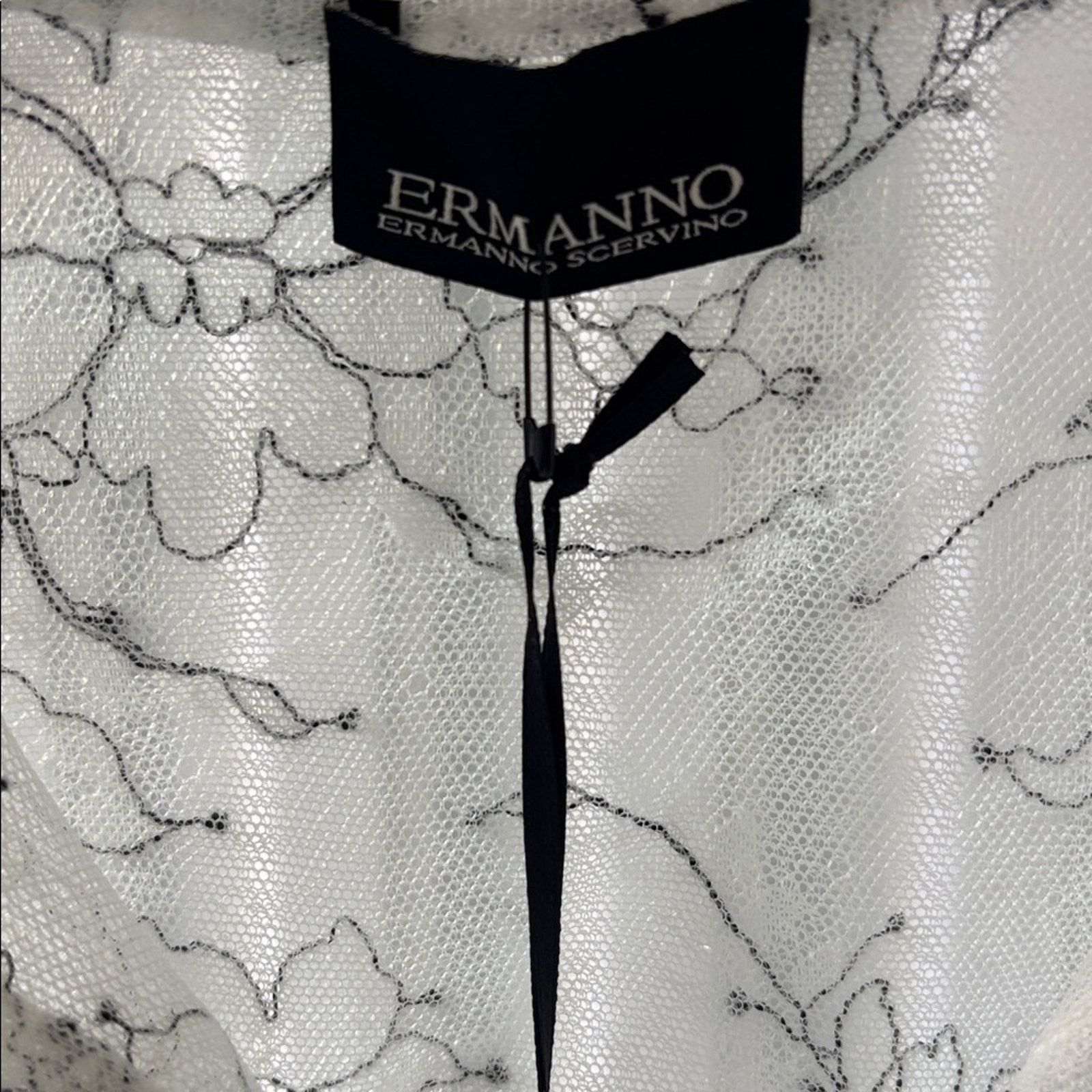 Ermanno Scervino NWT Ermanno Scervino White and Black Lace Top Size S Size S / US 4 / IT 40 - 6 Thumbnail