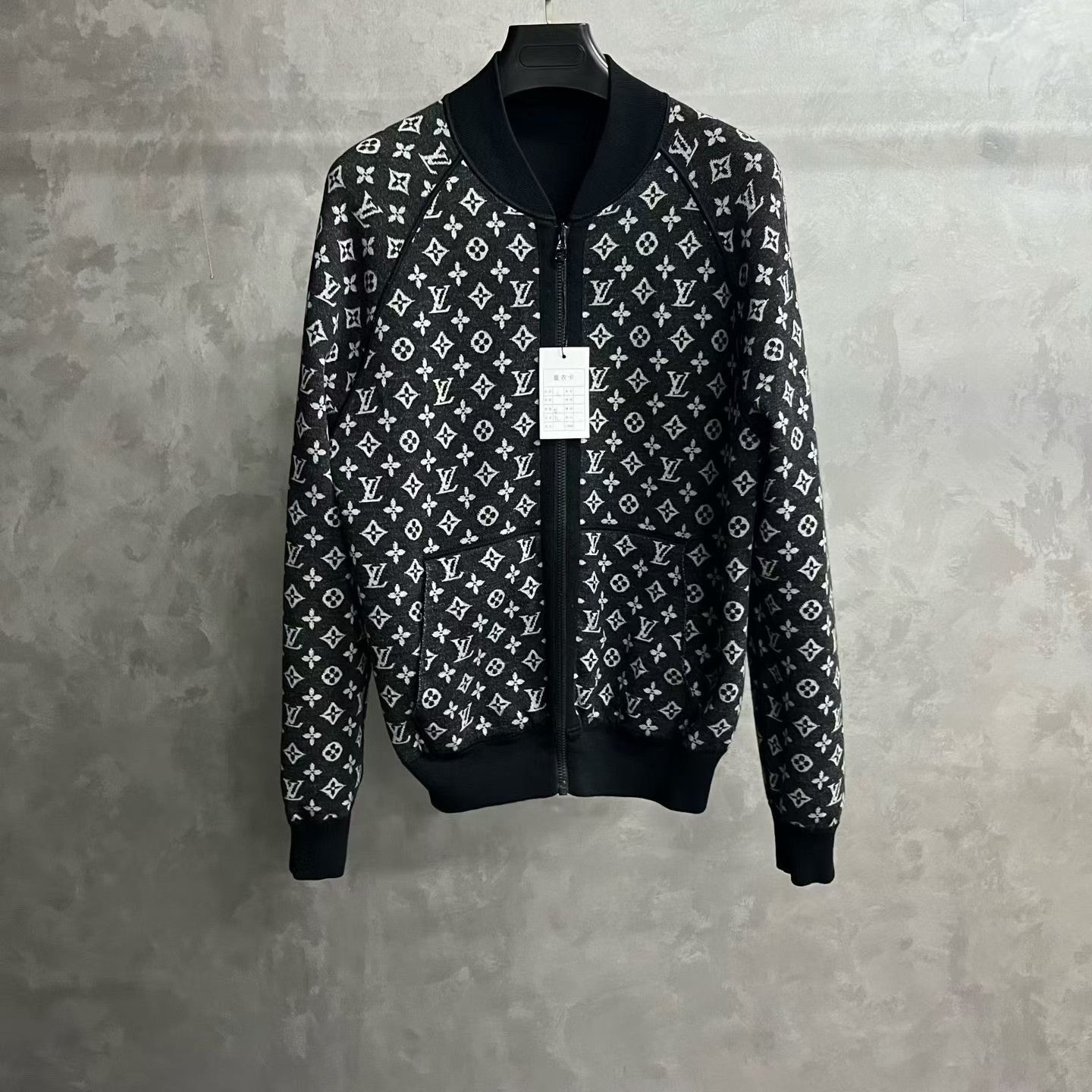 Louis Vuitton Louis Vuitton Printed Black Light Jacket l Men Size US L / EU 52-54 / 3 - 1 Thumbnail
