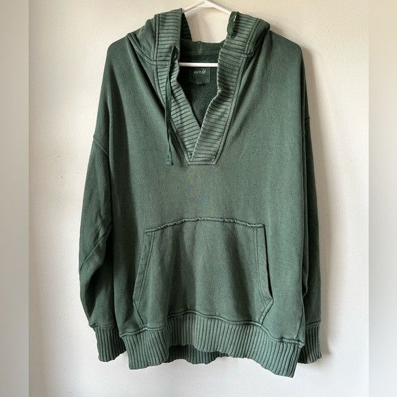 American Eagle Outfitters Aerie Oversized Green V-Neck Sweater Size XS / US 0-2 / IT 36-38 - 1 Thumbnail