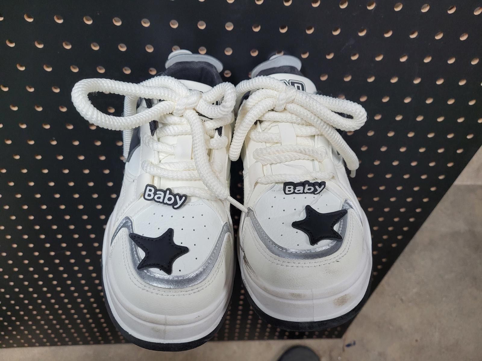 Unknown London Stylish White Sneakers - Act Fast, Grab Yours Now! Size US 5 / EU 37 - 6 Thumbnail