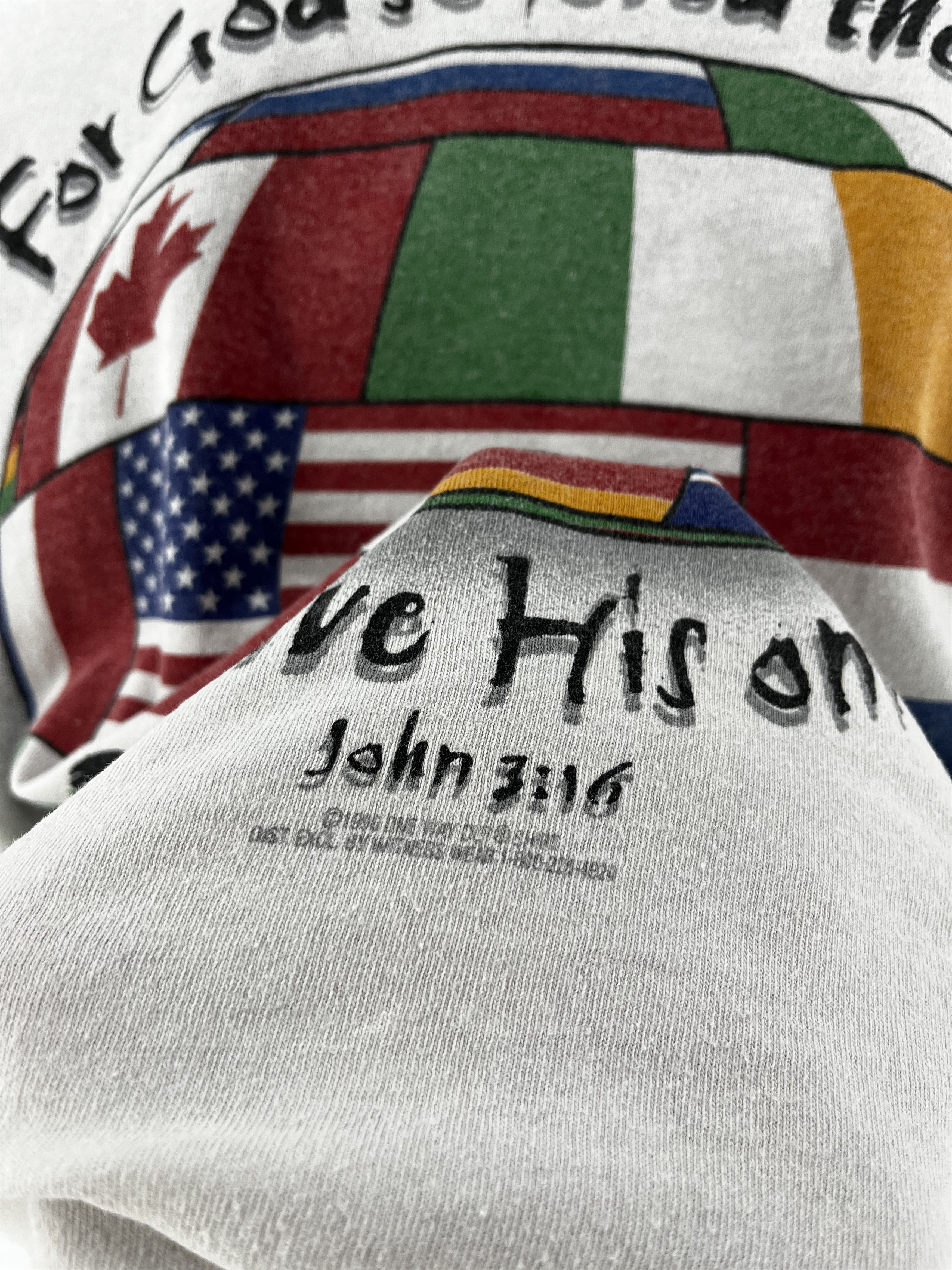 Vintage Vintage 1990s Olympics John 3:16 Jesus Tee Thrashed T-Shirt Size US L / EU 52-54 / 3 - 9 Thumbnail