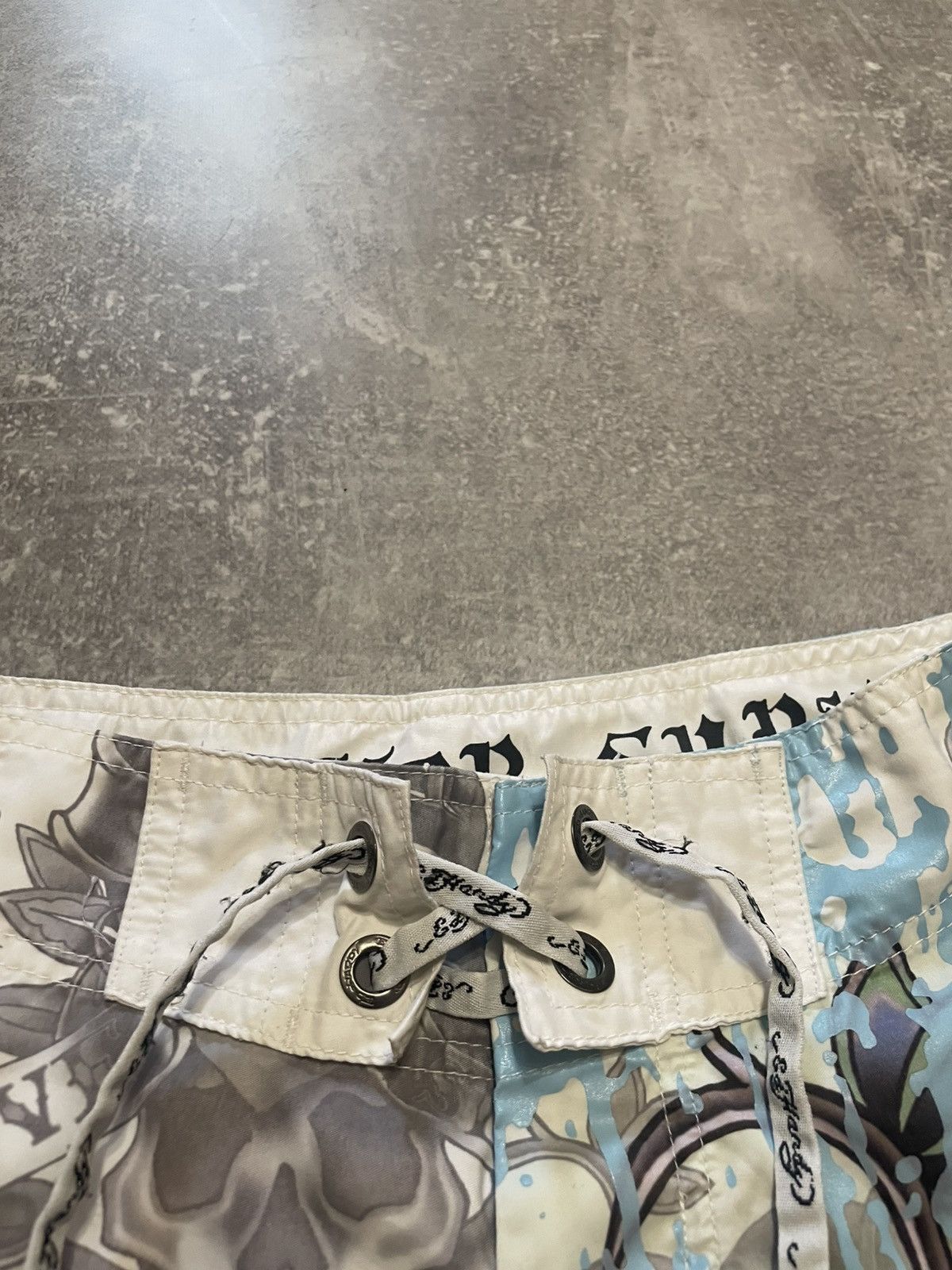 Ed Hardy × Vintage Vintage Ed Hardy Skulls Y2K Shorts Size US 32 / EU 48 - 7 Thumbnail