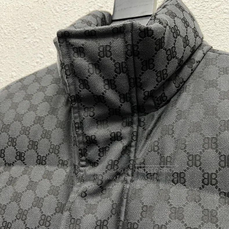 Balenciaga Balenciaga Monogram Full Print Down Vest - Black Size XS / US 0-2 / IT 36-38 - 2 Thumbnail