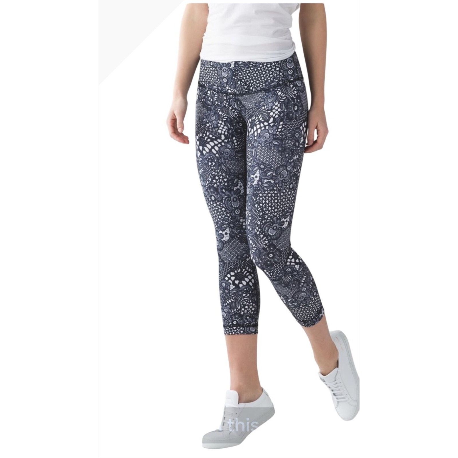 Lululemon Lululemon Wunder Under Crop III Leggings Pretty Lace Sz 4 Size 25" / US 0 / IT 36 - 2 Thumbnail