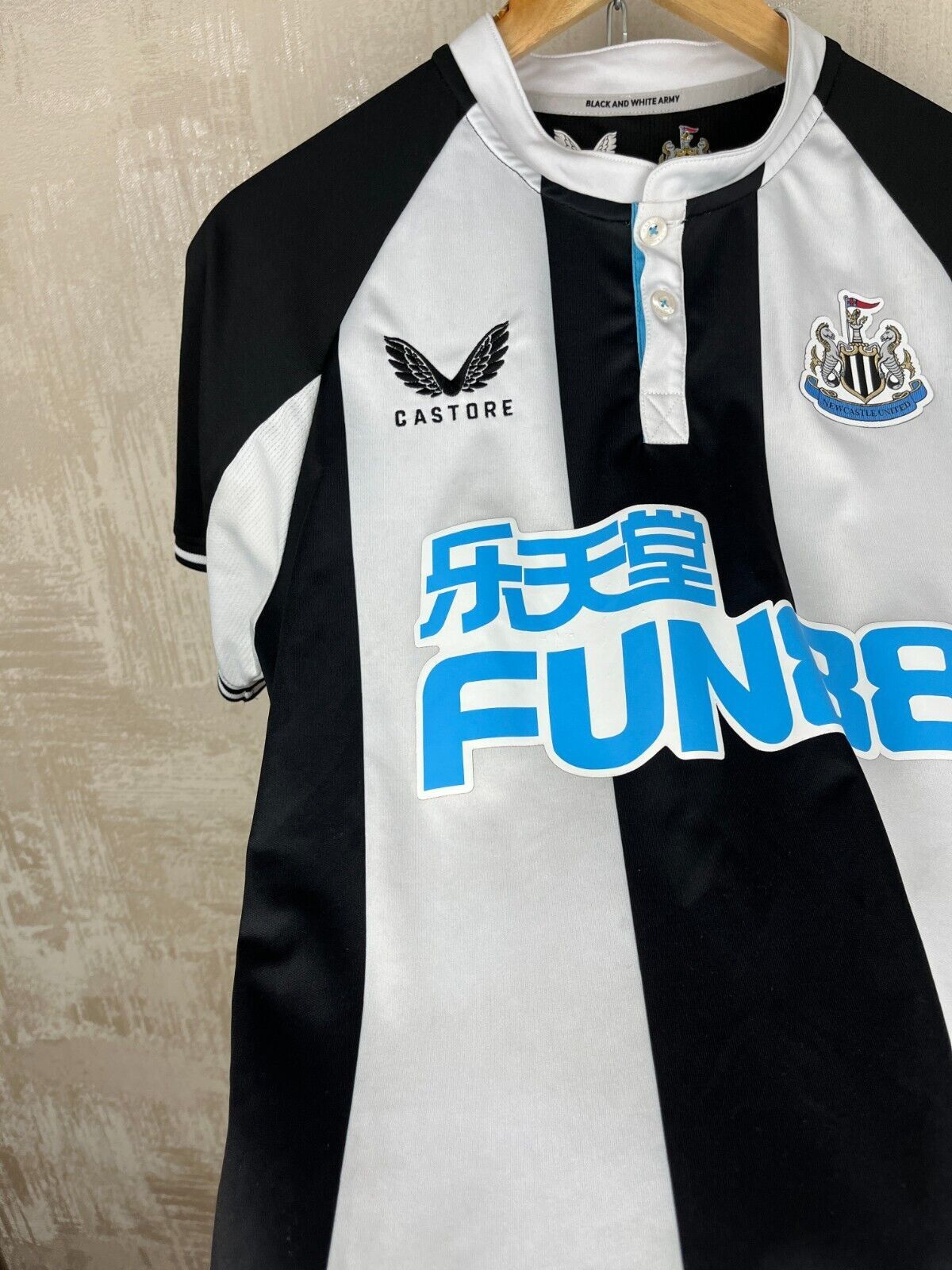 Castore Newcastle United 2021 2022 Home Football Shirt Soccer Jersey Size US S / EU 44-46 / 1 - 11 Thumbnail
