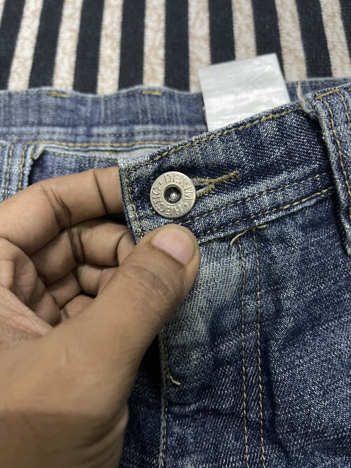 MasterPiece 2000s MASTERPIECE JAPAN BAGGY WASHABLE DISTRESSED JEANS Size US 32 / EU 48 - 9 Thumbnail