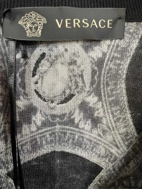 Versace Versace Black Wool Long Sleeve Pullover . Size US S / EU 44-46 / 1 - 4 Thumbnail