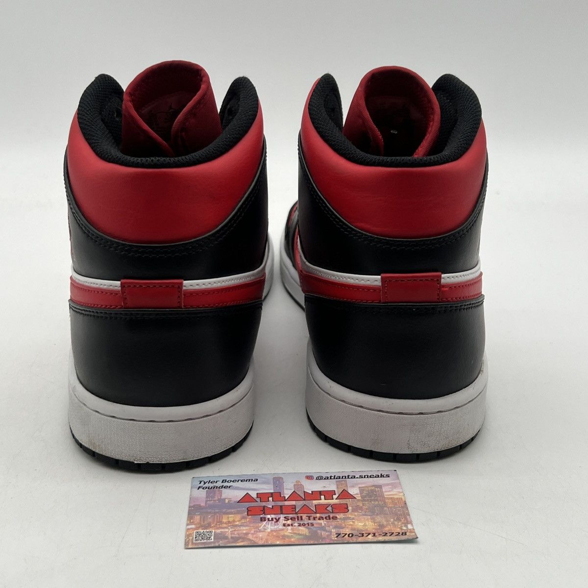 Nike Air Jordan 1 mid bred toe Size US 13 / EU 46 - 3 Thumbnail