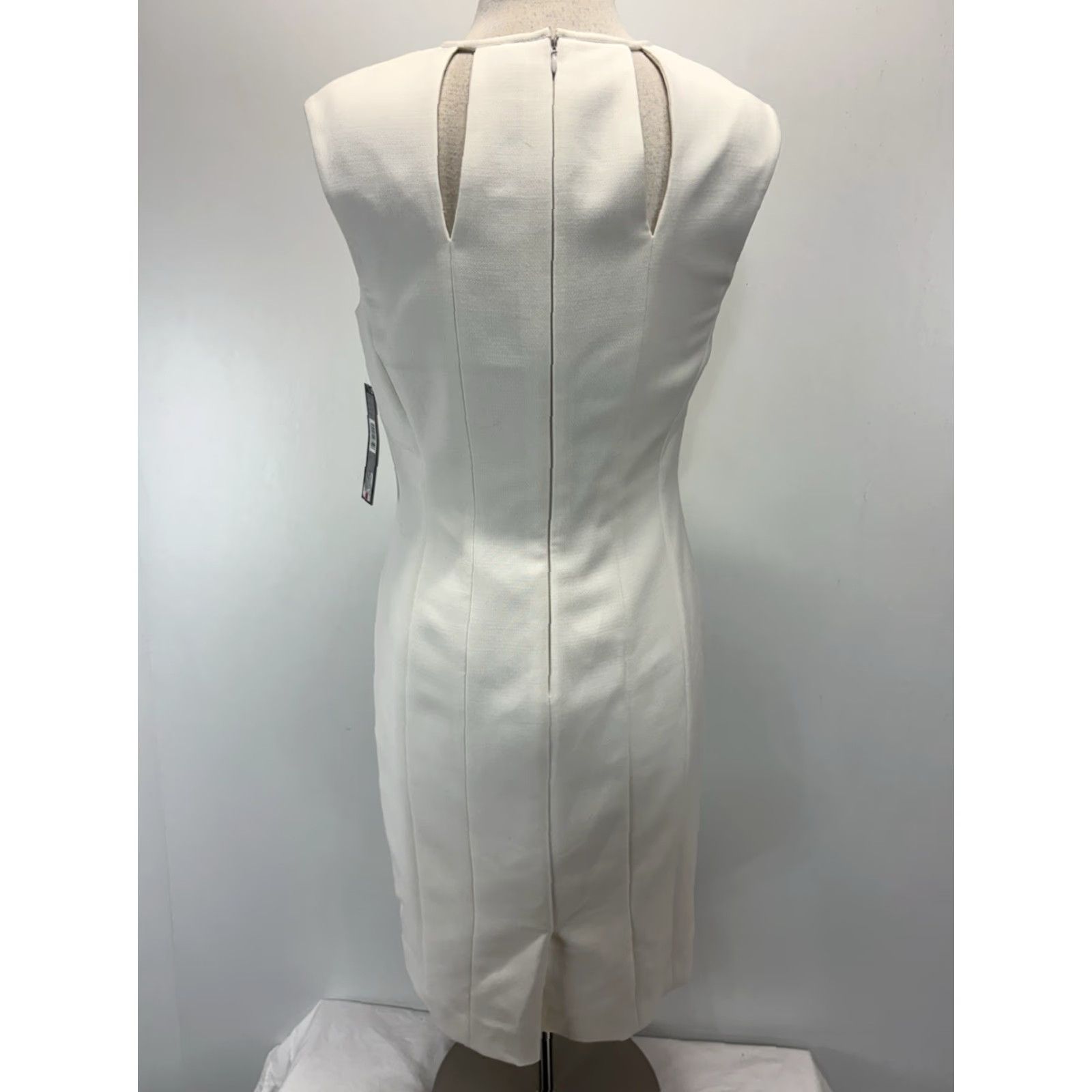 Vintage Tahari Sheath Dress Sz 8 Winter White Cutouts Career Stretch Pencil Dress Sleeveless Zip Knee Length Womens Party Business Vintage No Size M / US 6-8 / IT 42-44 - 3 Thumbnail