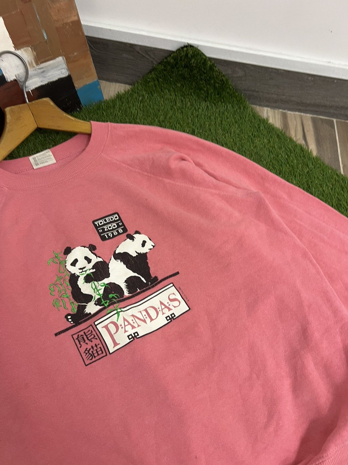 Vintage Vintage 1988 Pandas Crewneck single stitched Size US XL / EU 56 / 4 - 3 Thumbnail