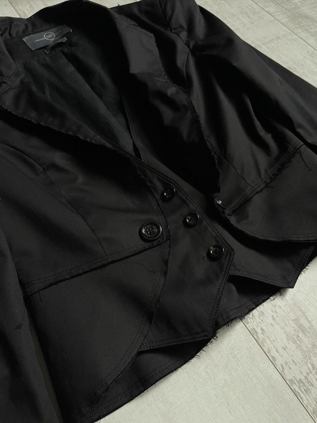 Alexander McQueen Alexander McQueen Blazer Black Luxury Distressed Fabric RARE Size M / US 6-8 / IT 42-44 - 2 Thumbnail