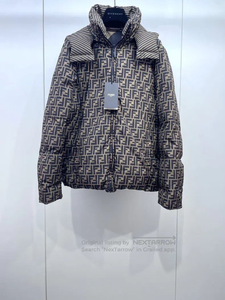 Fendi Fendi Monogrammed Reversible Size M / US 6-8 / IT 42-44 - 1 Thumbnail