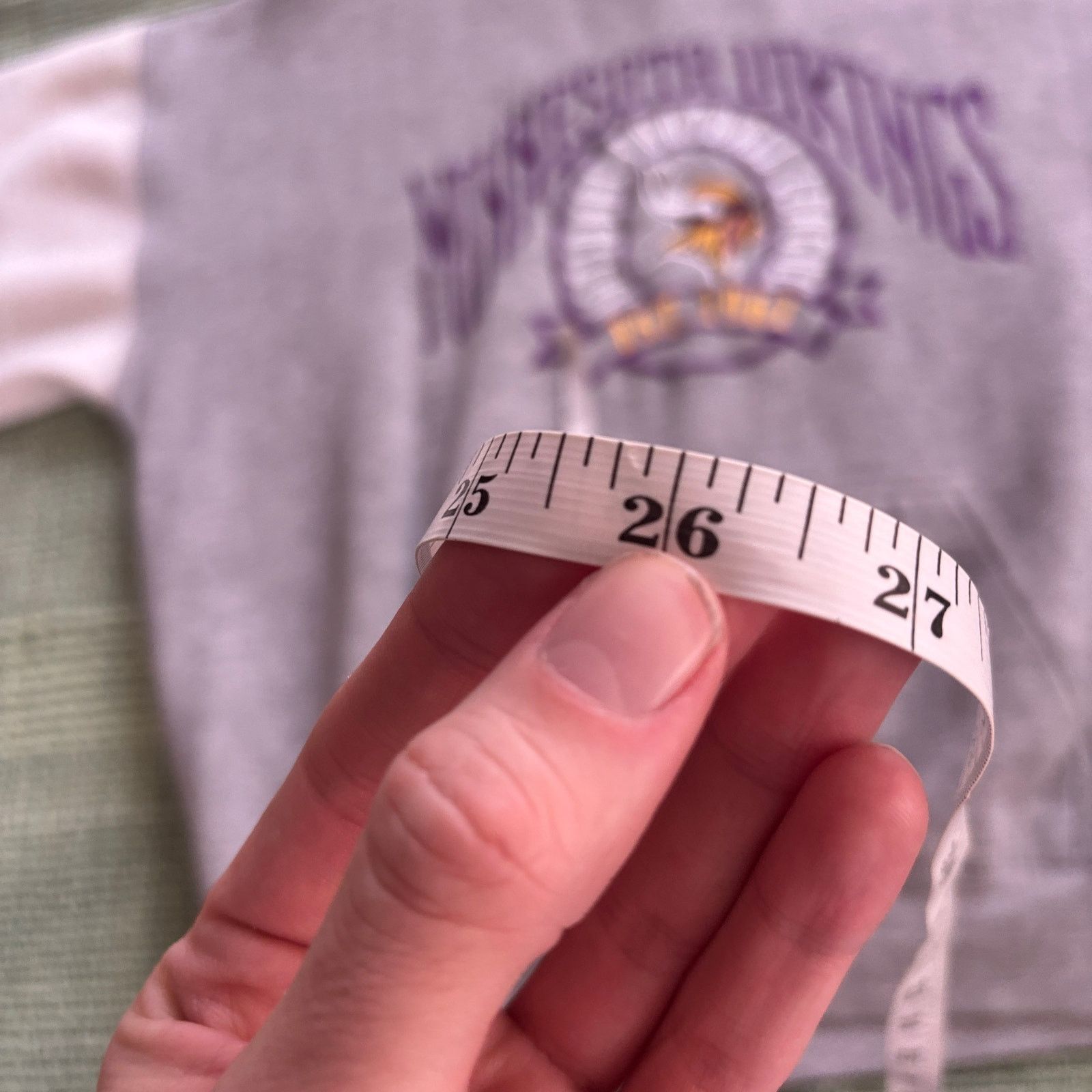 Lee × NFL × Vintage Vintage 90s Minnesota Vikings Embroidered Hoodie Lee L/XL Size US XL / EU 56 / 4 - 7 Thumbnail