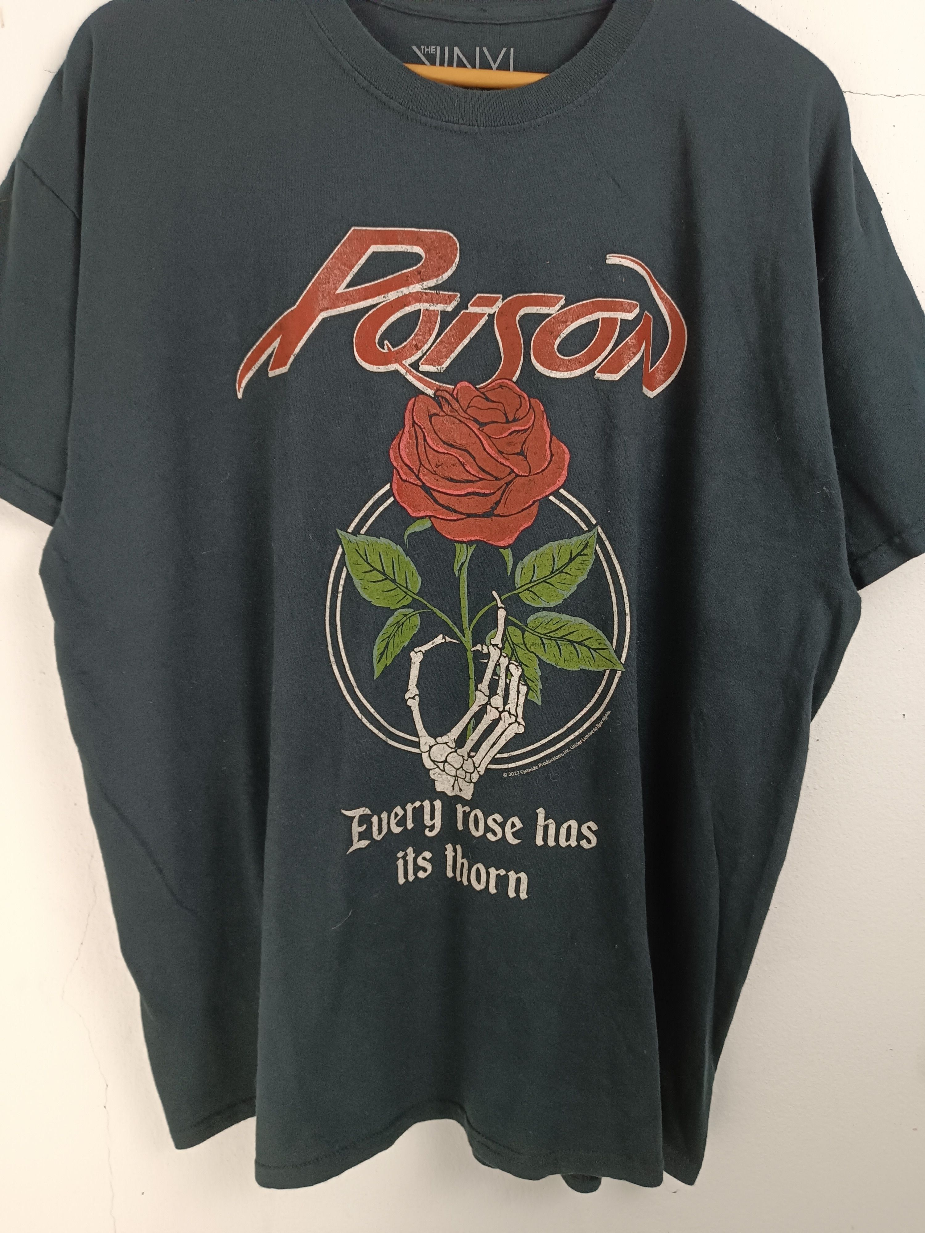 Band Tees VINTAGE POISON EVERY ROSE HAS IT'S THORN ROCK METAL GLAM Size US XL / EU 56 / 4 - 7 Thumbnail