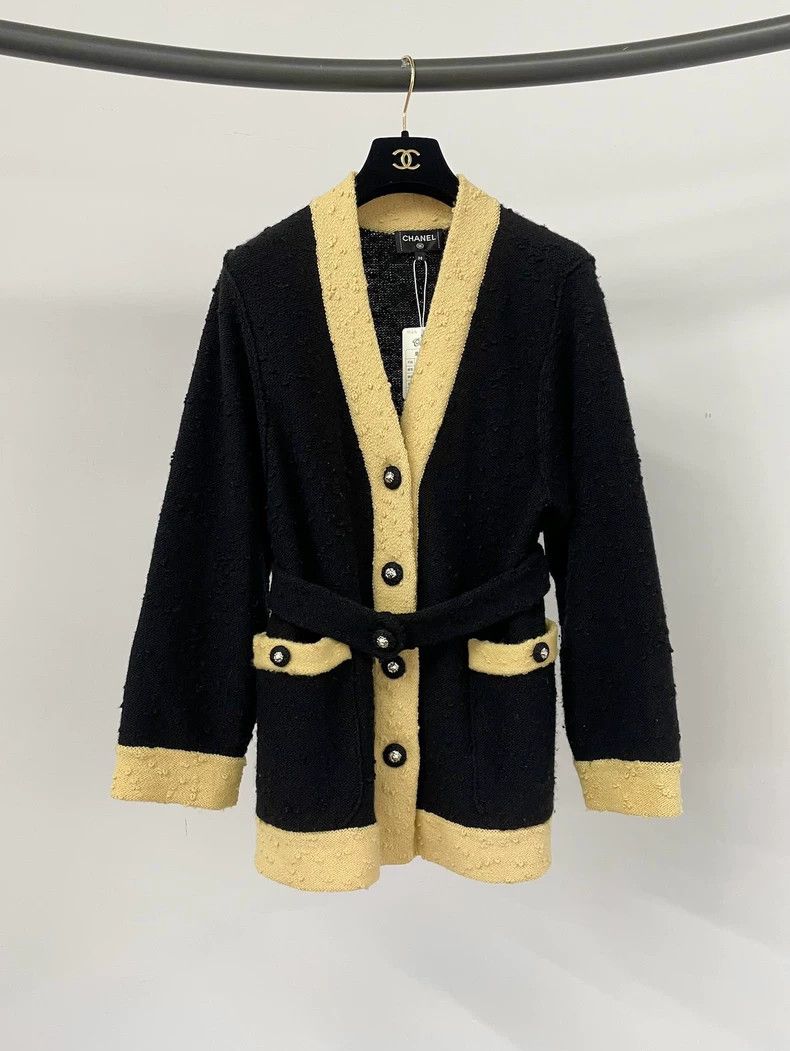 Chanel 24K black stitching knitted cardigan coat