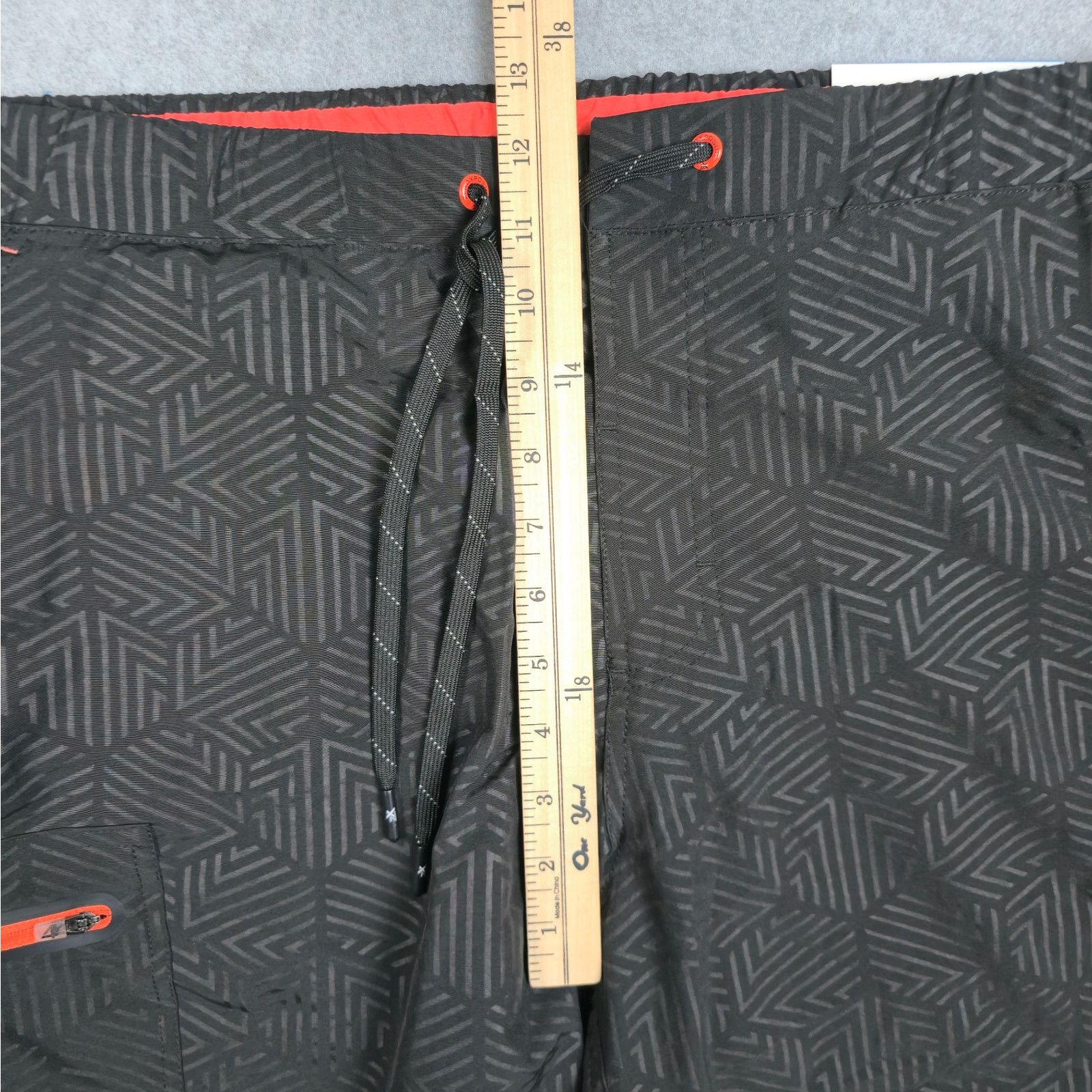 ZeroXposur NWT ZeroXposur Mens Large UV Black Lined Swim Trunks Size US 37 - 19 Thumbnail