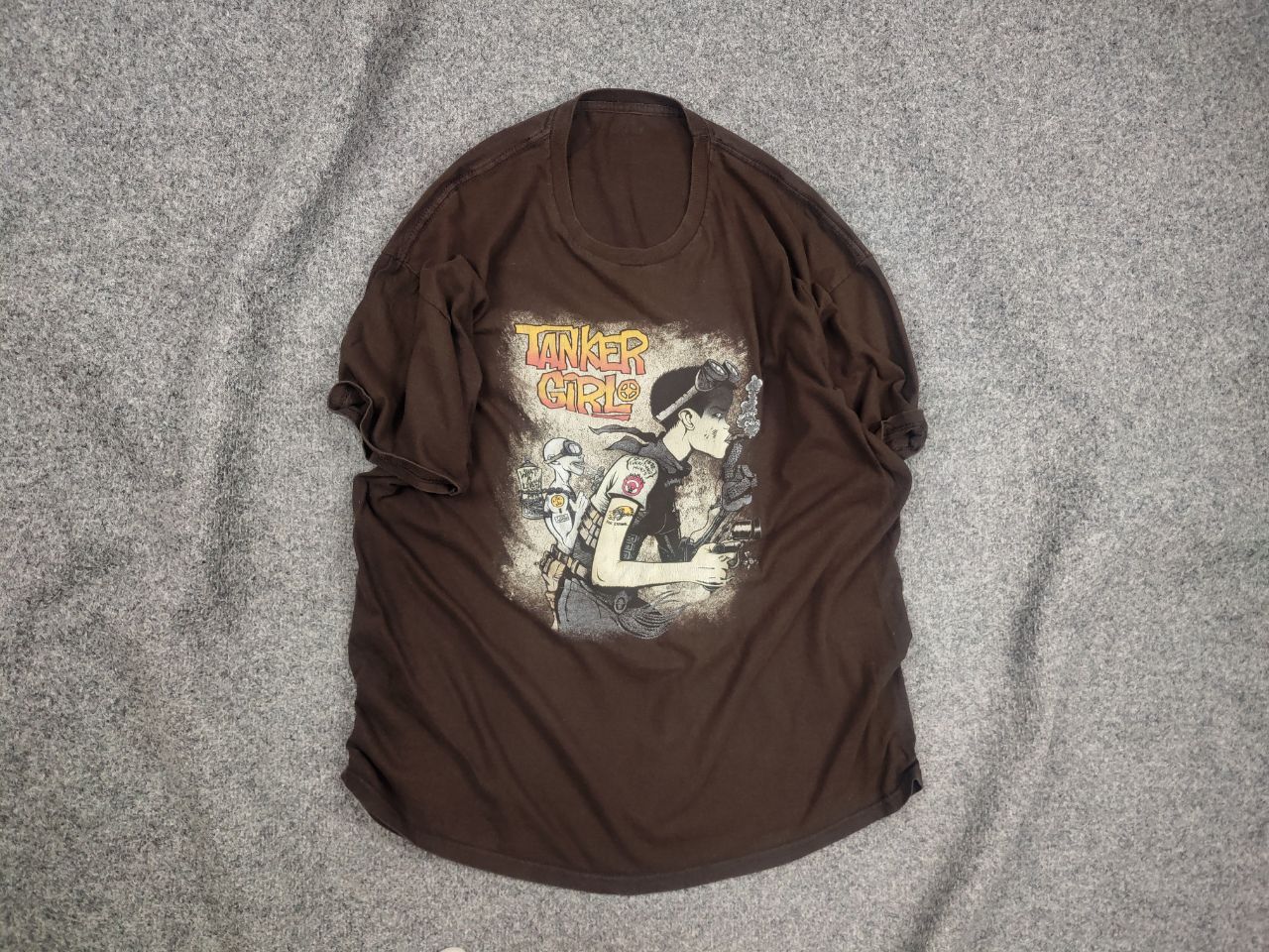 Vintage Vintage 90s Tank Girl Logo Oversized Brown T Shirt Skater Size US XL / EU 56 / 4 - 1 Thumbnail