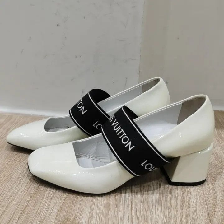 Louis Vuitton Louis Vuitton White and Black Heeled Shoes -2508 Size US 5 / IT 35 - 1 Thumbnail
